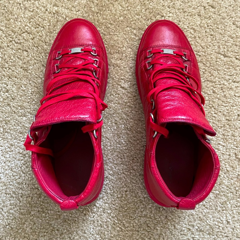 Balenciaga low top sneakers